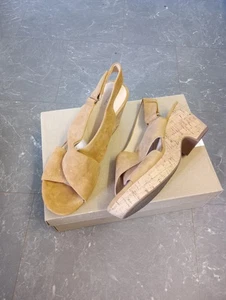 WOMEN'S CLARK'S MARITSA LARA OCHRE SUEDE SANDALS SIZE UK 6D EUR 39.5 - BNIB - Picture 1 of 6