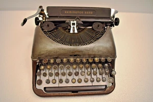 Macchina da scrivere vintage Remington Rand DeLuxe modello 5 USA anni '30 macchina metallo nero - Foto 1 di 19