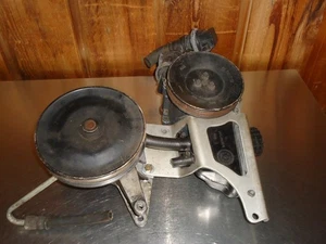 1984 Chevrolet Chevy Corvette Smog Pump Power Steering Bracket Pulley Reservoir - Picture 1 of 12