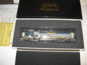 HO SCALE ATLAS MASTER SERIES GOLD CSX "YN3" DASH 8 -40C LOCOMOTIVE! - Picture 1 of 10