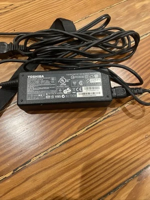 Cargador Adaptador Original Toshiba 19V 3.95A ADP-75SB AB PN/PA3468U-1ACA OEM Foto 1 de 4