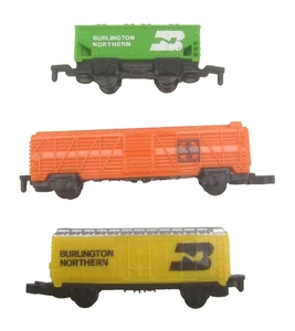 Micro Machines Santa Fe Train Set 1989 GALOOB Replacement Cars - Picture 1 of 6