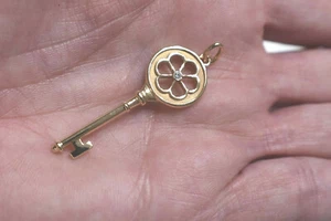 Tiffany & Co Diamond 18K Rose Gold Blossom Key Pendant 4 Necklace w/ Pouch - Picture 1 of 6