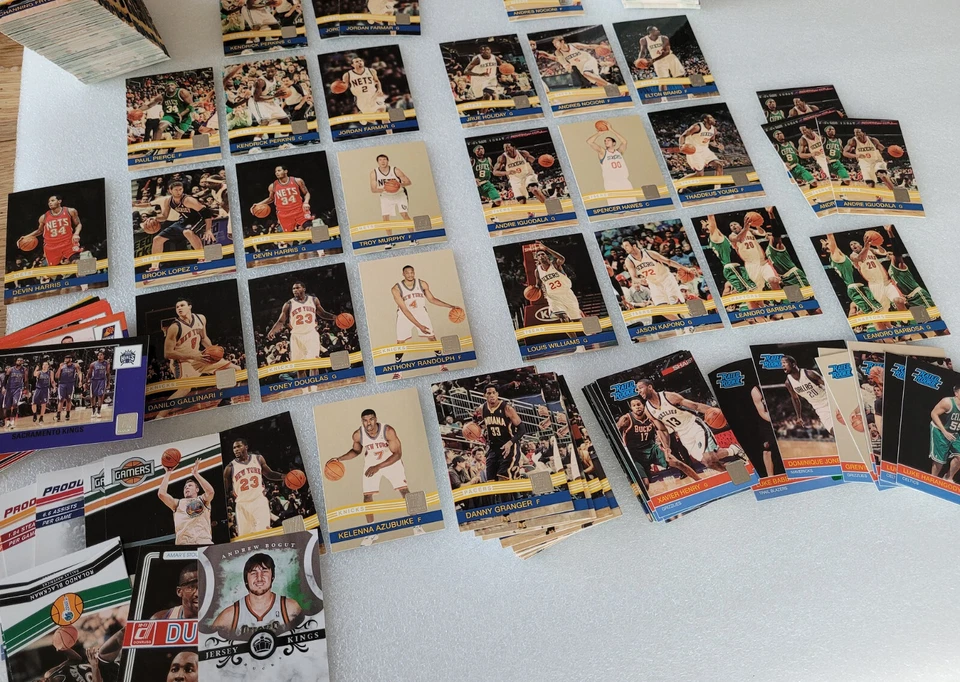 2010-11 Panini DONRUSS NBA Base (Core Set - RC Cards) 1 à 300 au choix - Photo 1/1