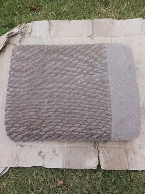 TOYOTA 1990-95 4RUNNER REAR LEFT SEAT UPPER BROWN TOYOTA TAN "OAK"  COLOR - Image 1 of 4