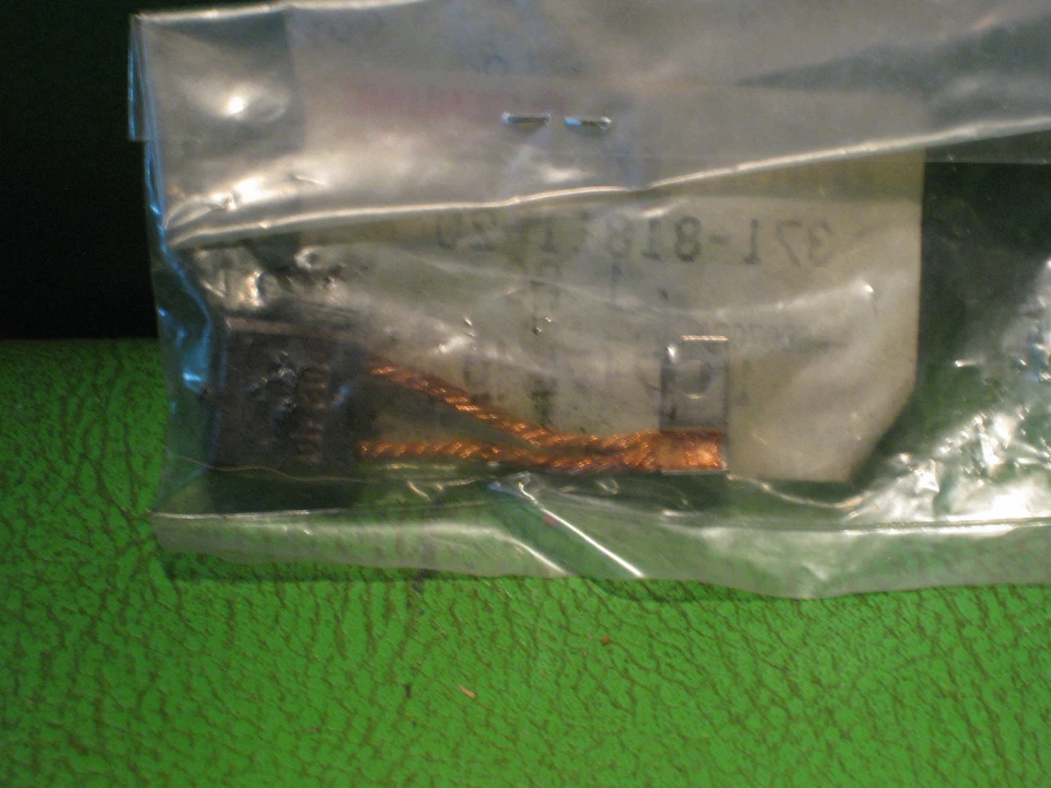 YAMAHA XS1100 XJ1100 TX500 FJ1200 VMX1200 CEPILLO DE ARRANQUE #1 OEM # 371-81811-20-00 Foto 1 de 1