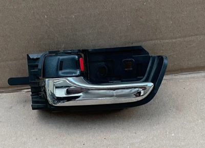 Manija interior de la puerta trasera izquierda del lado del conductor Toyota Prius 2004-2009 69274-47020 OEM Foto 1 de 4