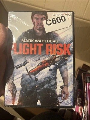 Flight Risk [DVD] Mark Wahlberg (Seal Tear) - Image 1 of 3