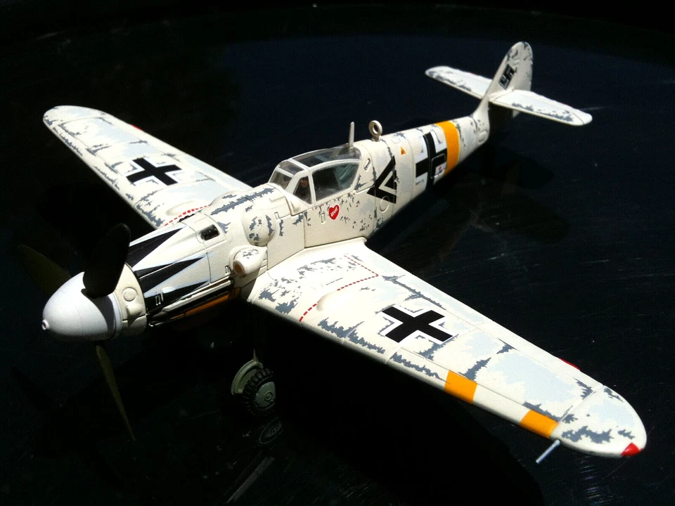 Corgi Messerschmitt Bf 109G Erich Hartmann, 352 Aerial Victories Hungary  1:72 - Image 1 of 4