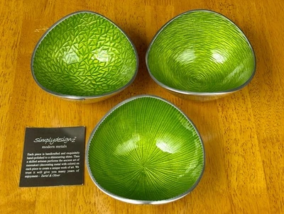 Juego de 3 tazones para servir/aperitivos/nueces Simply Designz modernos de esmalte orgánico verde nuevos sin caja Foto 1 de 4