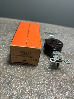 NUEVO EN CAJA BRYANT 5651 TIERRA ÚNICA EN RECTÁCULO 15 AMP 250 VOLTIOS Foto 1 de 2