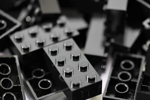 Lego Black 2 x4 Brick MOC parts 3001 - 200 pcs - Picture 1 of 6