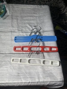 3 Vintage Retro Plastic Clamping Hangers 11" For Pants Skirts Slacks - Picture 1 of 3