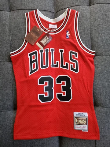 Mens Mitchell & Ness Swingman Jersey Chicago Bulls 1997-98 Scottie Pippen Small Cover