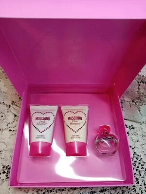 Moschino ROSA RAMO En Caja MINI EDT Perfume JUEGO DE REGALO PARA ELLA (Ver Descripción) Foto 1 de 3