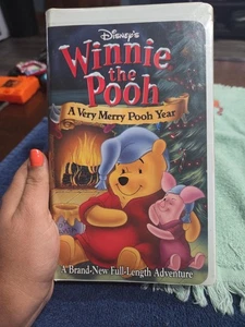 Disney’s Winnie The Pooh - A Very Merry Pooh Year VHS tapes - Bild 1 von 4