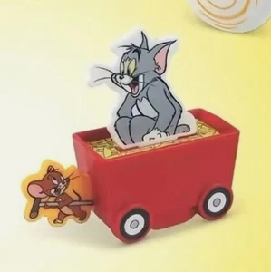 Giocattolo Happy Meal Giappone McDonald's x Tom & Jerry 85 anni - Carro Rosso - Foto 1 di 6