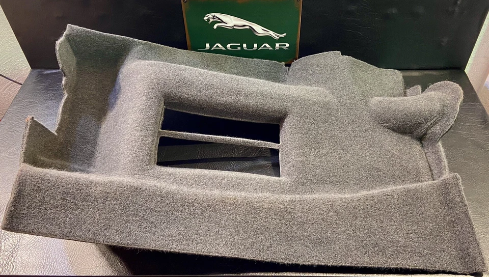Jaguar Daimler Sovereign XJ8 XJR X308 Bota Piso Alfombra Botas Compartimento CD NAVEGACIÓN Foto 1 de 2