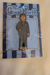 2023 SDCC COMIC CON EXCLUSIVE FOX THE GREAT NORTH BUSINESS SUIT ENAMEL PIN CARD - Picture 1 of 1