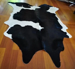 Alfombra de cuero de vaca Básicamente en blanco y negro - una simplemente hermosa - Imagen 1 de 8