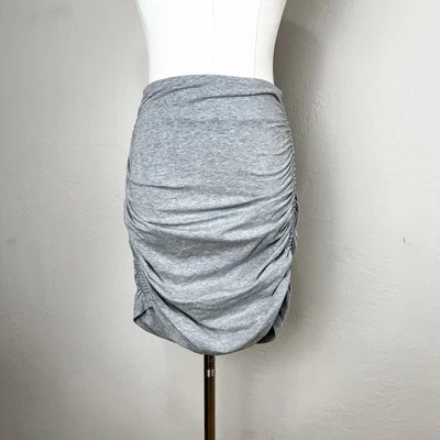 Minifalda TNA Aritzia Chill Malibu Jersey Elástico Acanalado Bodycon Gris Talla Pequeña Foto 1 de 4