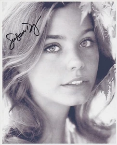 SUSAN DEY signed LOVELY YOUNG 8x10 CLOSEUP PORTRAIT w/ coa THE PARTRIDGE FAMILY - Picture 1 of 1