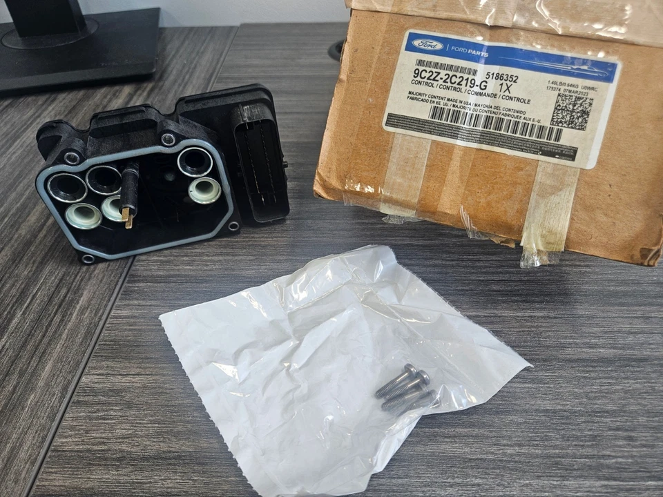 Módulo de control ABS 9C2Z‐2C219‐G 2009–19 Ford E‐350/E‐250/E‐150 Foto 1 de 1