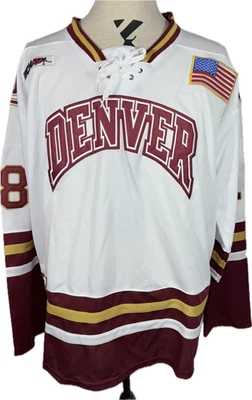 Camiseta deportiva de hockey Denver University DU Pioneers NCHC - para hombre talla XL NCAA - #18 Barrow Foto 1 de 4