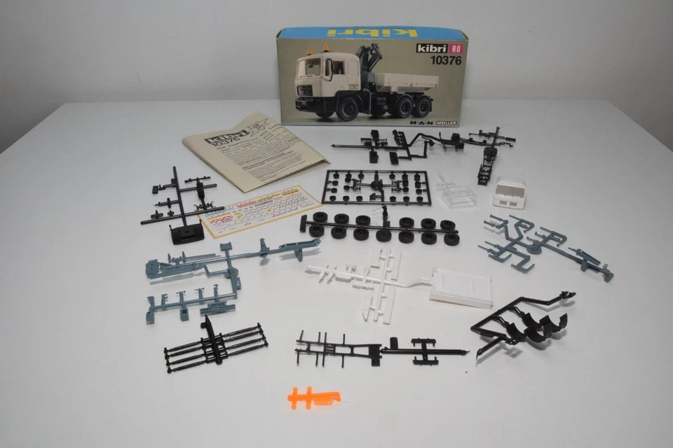 B28 1:87 KIBRI KIT 10376 MAN M.A.N. MEILLER TRUCK CRANE WHITE MIB - Immagine 1 di 4