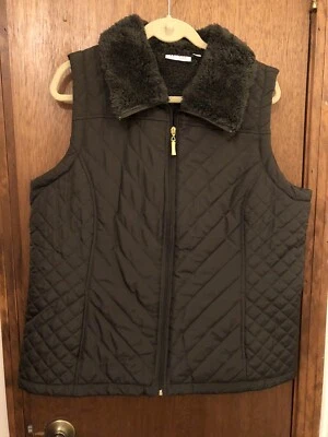 Denim & Co Chaleco Acolchado con Forro Sherpa Imitación, Oliva, Talla Grande, NUEVO, A270064 Foto 1 de 4