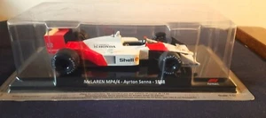  AYRTON SENNA - MCLAREN MP4/4 anno 1988 - scala 1/24 - DIE CAST  - Foto 1 di 5