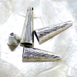 4 Caps Corolles Calottes "CÔNE JERICHO" Argent Tibet - 10 X 28 mm - Imagen 1 de 3