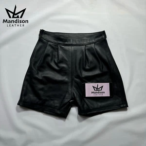 Damen Ledershorts, Frauen Ledershorts mit seitlichem Reißverschluss, schwarze Ledershorts. - Bild 1 von 4