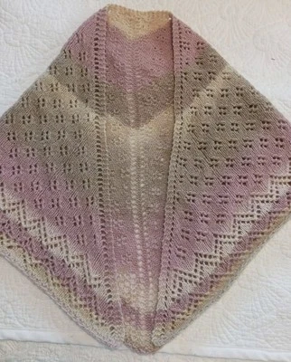 Красивый ручной вязки треугольник Hap стиль маленький кружева шаль розовый желтовато-коричневый шерсти 49 x 21» - Изображение 1 из 4