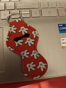 MY1- Soporte para bálsamo labial/chapstick, llavero manos de Mickey Mouse - Imagen 1 de 2