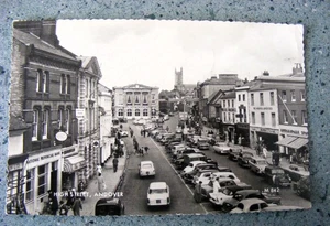 TARJETA POSTAL AÑOS 60 DE ANDOVER HIGH STREET LOTES DE COCHES CLÁSICOS - Imagen 1 de 2