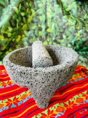 Piedra Molcajete 4 pulgadas Foto 1 de 3