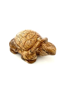 Figura de tortuga tallada con piedras preciosas de jaspe Natural Picture, 40,42 g (1,43 oz) - Imagen 1 de 2