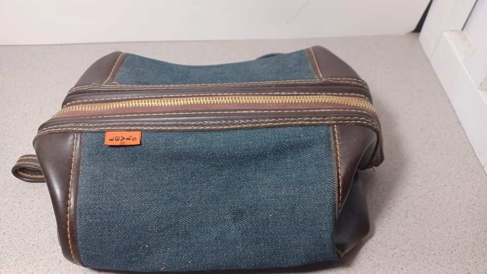 Bolso de mezclilla y cuero para después del afeitado LEVI'S con etiqueta naranja de colección raro artículo único en su tipo Foto 1 de 4