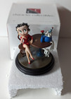 2001 Betty Boop Sitting At Table With Wine Figurine By Character Collectibles