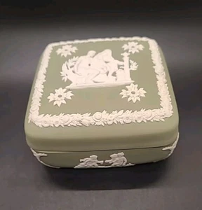 Wedgewood Jasperware Chariot Trinket Box With Lid Square Cherub mythology - Picture 1 of 5