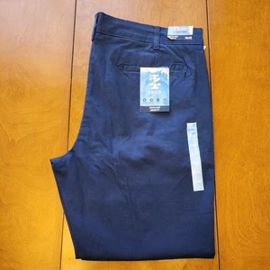 IZOD Mens SALTWATER STRETCH NAVY BLUE CHINO PANTS STRAIGHT-FIT Size 38x30 - Picture 1 of 5