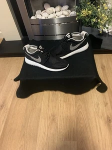 Nike Roshe Run Women’s Trainers Size UK 5.5 - Picture 1 of 6