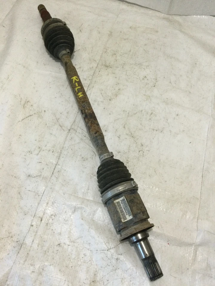 2015 Jeep Patriot  Rear Left Front Axle Shaft  52123889AA OEM - Imagem 1 de 4