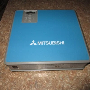 MITSUBISHI XL4U LCD DIGITAL PROJECTOR TESTED EXCELLENT WORKING CONDITION last 1 - Picture 1 of 14