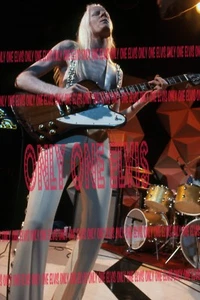 1970s JOHNNY WINTER on STAGE Singer -Songwriter 4x6 PHOTO Playing Guitar - Picture 1 of 1
