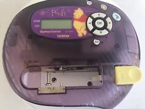 Disney Home Pooh Collezione Brother Applique Stazione Macchina da Ricamo E-100P. - Foto 1 di 5