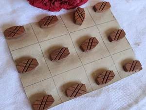 lot 12  boutons anciens en bois ovale brut petits 1 sur 1,8 cm T17 - Picture 1 of 6