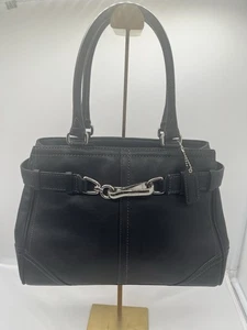BOLSO DE COLECCIÓN COACH HAMPTON F11199 CUERO NEGRO CON CINTURÓN/ASA SUPERIOR USADO EN EXCELENTE ESTADO - Imagen 1 de 12