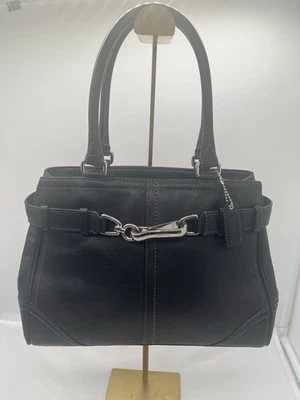 BOLSO DE COLECCIÓN COACH HAMPTON F11199 CUERO NEGRO CON CINTURÓN/ASA SUPERIOR USADO EN EXCELENTE ESTADO Foto 1 de 4